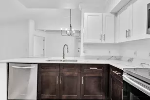 2433 Centergate Dr, Miramar, FL 33025 - Photo 22