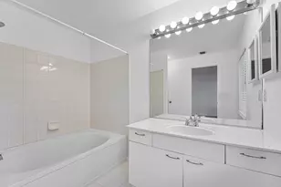11031 Periwinkle Ln, Tamarac, FL 33321 - Photo 12