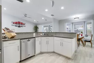 8552 Thousand Pines Cir, West Palm Beach, FL 33411 - Photo 12