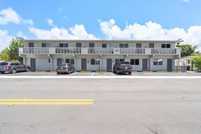 720 NE 7th Street #8, Hallandale Beach, FL 33009 - Photo 4