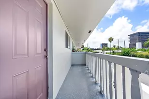 720 NE 7th St, Hallandale Beach, FL 33009 - Photo 8