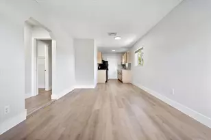 720 NE 7th St, Hallandale Beach, FL 33009 - Photo 10