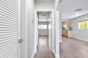 720 NE 7th St, Hallandale Beach, FL 33009 - Photo 20