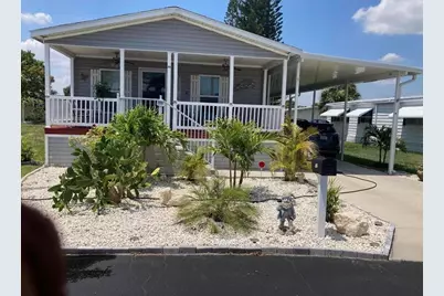 88 Sandhill Boulevard, Fort Pierce, FL 34982 - Photo 2