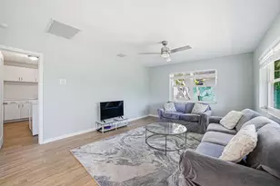 28 SE 8th Ave, Deerfield Beach, FL 33441 - Photo 4