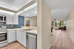 3650 Whitehall Dr, West Palm Beach, FL 33401 - Photo 6