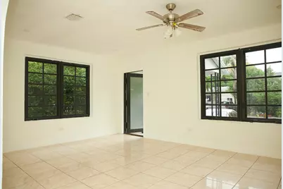 25 NE 43rd Street #27, Miami, FL 33137 - Photo 4