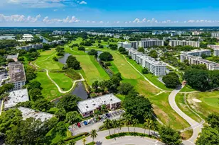 2205 S Cypress Bend Dr, Pompano Beach, FL 33069 - Photo 4