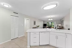 2205 S Cypress Bend Dr, Pompano Beach, FL 33069 - Photo 8