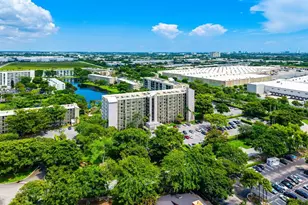 2205 S Cypress Bend Dr, Pompano Beach, FL 33069 - Photo 30