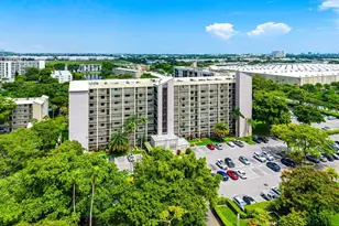 2205 S Cypress Bend Dr, Pompano Beach, FL 33069 - Photo 26