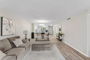 2205 S Cypress Bend Dr, Pompano Beach, FL 33069 - Photo 12