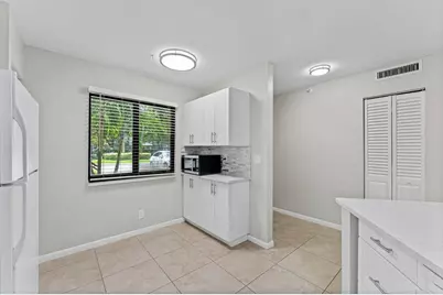 2205 S Cypress Bend Drive #103, Pompano Beach, FL 33069 - Photo 10