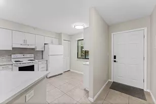 2205 S Cypress Bend Dr, Pompano Beach, FL 33069 - Photo 6