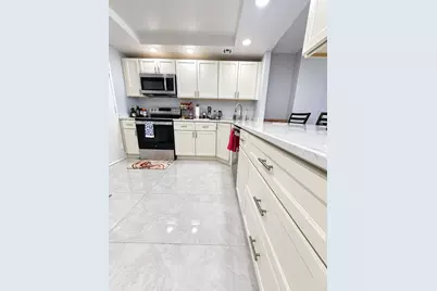 427 Golden Isles Drive #10D, Hallandale Beach, FL 33009 - Photo 4