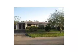 431 NW 42nd St, Deerfield Beach, FL 33064 - Photo 1