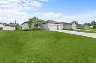 9166 103rd Ct, Vero Beach, FL 32967 - Photo 2