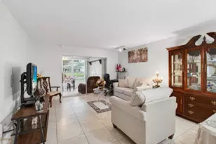136 Lake Rebecca Dr, West Palm Beach, FL 33411 - Photo 16