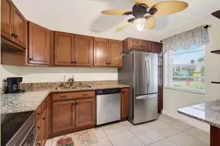 136 Lake Rebecca Dr, West Palm Beach, FL 33411 - Photo 24
