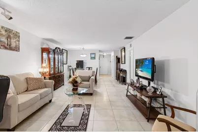 136 Lake Rebecca Drive, West Palm Beach, FL 33411 - Photo 16