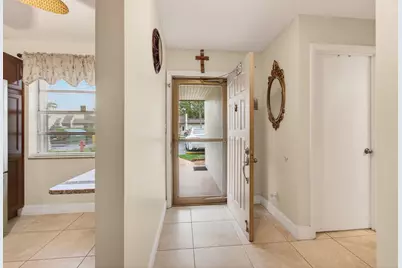 136 Lake Rebecca Drive, West Palm Beach, FL 33411 - Photo 10