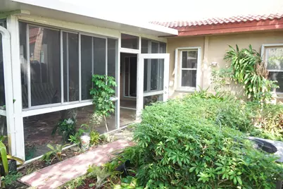 9919 Malvern Drive, Tamarac, FL 33321 - Photo 8