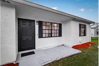 2557 SE Robin Circle, Port Saint Lucie, FL 34952 - Photo 2