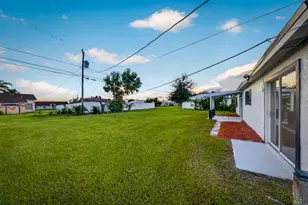 2557 SE Robin Cir, Port Saint Lucie, FL 34952 - Photo 26