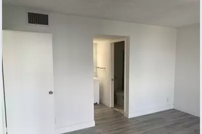 2425 Presidential Way #202, West Palm Beach, FL 33401 - Photo 12