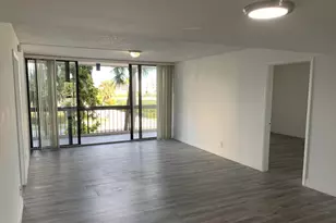 2425 Presidential Way, West Palm Beach, FL 33401 - Photo 2