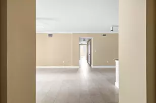6450 Emerald Dunes Dr, West Palm Beach, FL 33411 - Photo 8