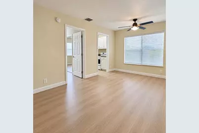 815 Middle River Drive #110, Fort Lauderdale, FL 33304 - Photo 4