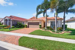 10398 Utopia Cir E, Boynton Beach, FL 33437 - Photo 2