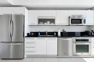 244 Biscayne Blvd, Miami, FL 33132 - Photo 4