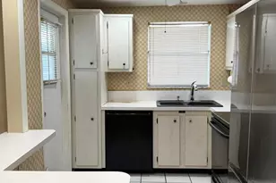 806 SE 7th St, Deerfield Beach, FL 33441 - Photo 6