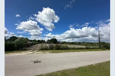 24040 SW 209th Place, Homestead, FL 33031 - Photo 2