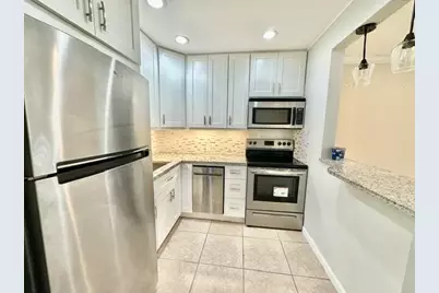 118 Mansfield C, Boca Raton, FL 33434 - Photo 2