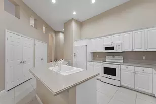 6947 Fairway Lakes Dr, Boynton Beach, FL 33472 - Photo 8