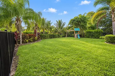 6088 SE Crooked Oak Avenue, Hobe Sound, FL 33455 - Photo 4