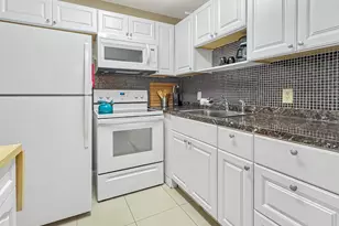 1013 Harwood C, Deerfield Beach, FL 33442 - Photo 12