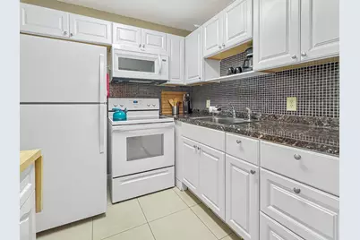 1013 Harwood C #1013, Deerfield Beach, FL 33442 - Photo 12