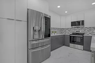 7690 Tahiti Ln, Lake Worth, FL 33467 - Photo 6