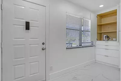 7690 Tahiti Lane #202, Lake Worth, FL 33467 - Photo 4
