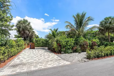 2041 NE 30th Street, Fort Lauderdale, FL 33306 - Photo 2