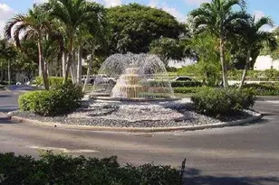 14 Royal Palm Way, Boca Raton, FL 33432 - Photo 2