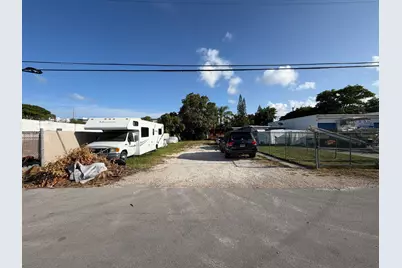 2136 Collins Court #1-2, Hollywood, FL 33020 - Photo 2