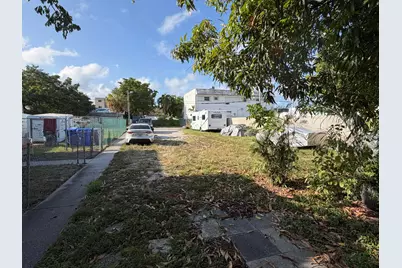 2136 Collins Court #1-2, Hollywood, FL 33020 - Photo 4