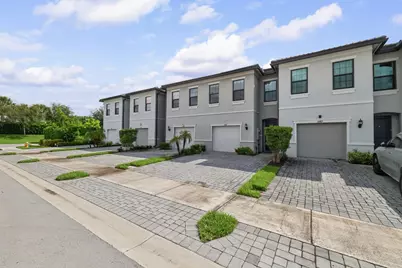 4488 Appleton Circle E, Oakland Park, FL 33309 - Photo 2