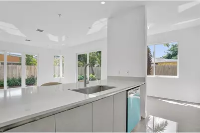 815 NE 17th Avenue #5, Fort Lauderdale, FL 33304 - Photo 10