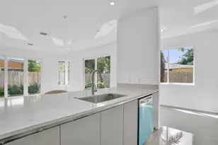 815 NE 17th Ave, Fort Lauderdale, FL 33304 - Photo 10